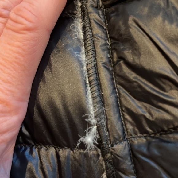 Stylish Women's Black Puffer Jacket - Picture 15 of 16